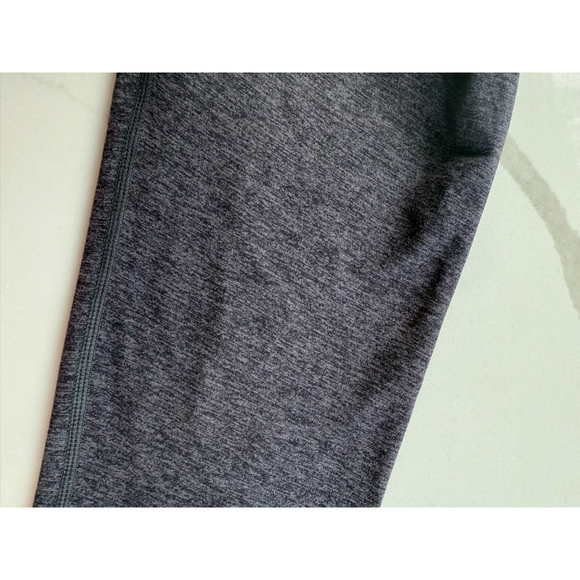 Buffbunny Collection Heathered Gray/Black Leggings-Size Medium - Picture 4 of 7